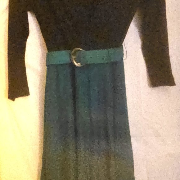 Plus Size Holiday Dress for women - Picture 4 of 7